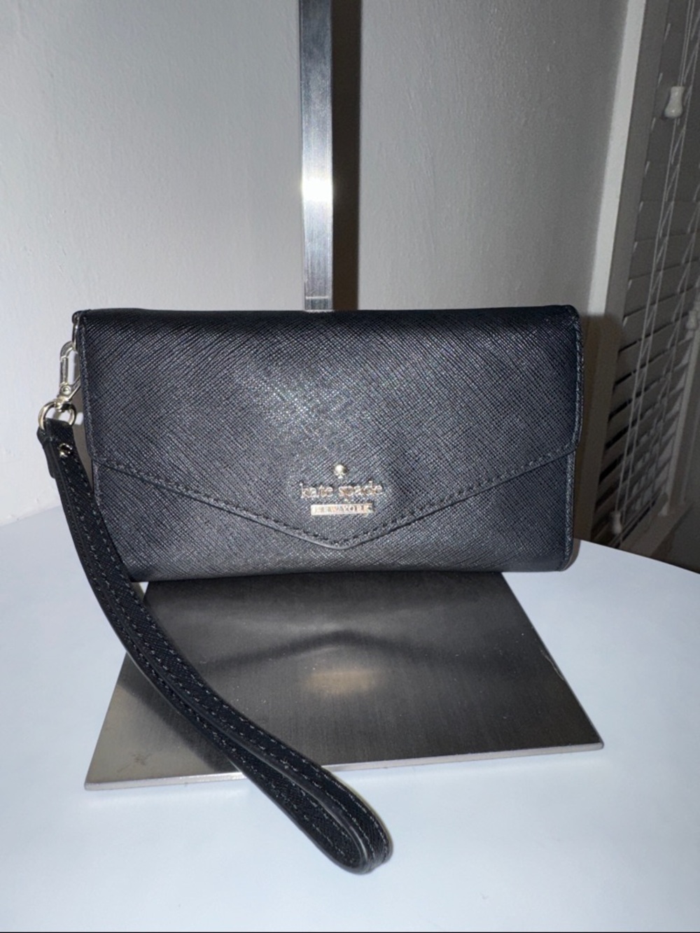 Kate Spade New York Laurel Way iPhone Wristlet Wallet